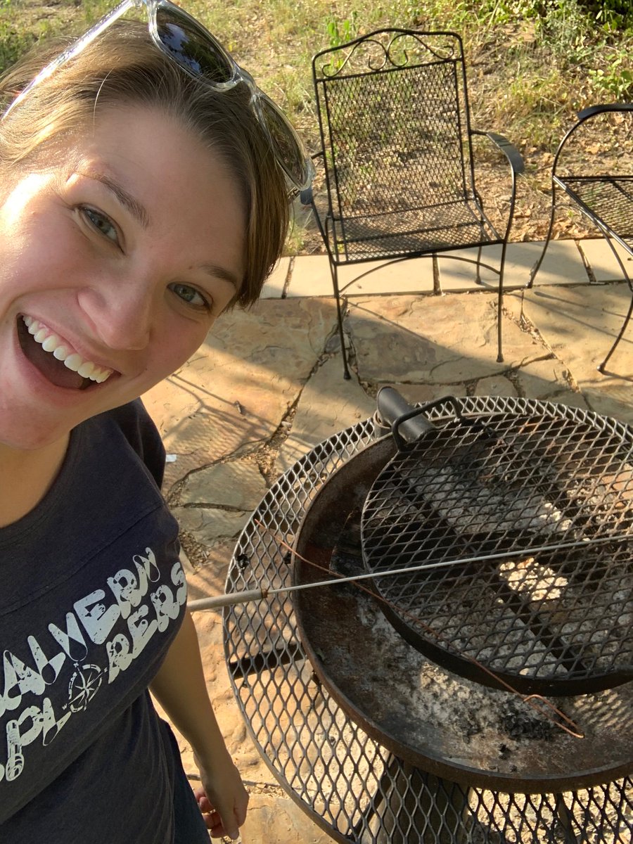 SarahDobbs16's tweet photo. And I found a fire pit! 🔥🔥🔥 #malvernsummerselfie https://t.co/Kd2tN7W4qs