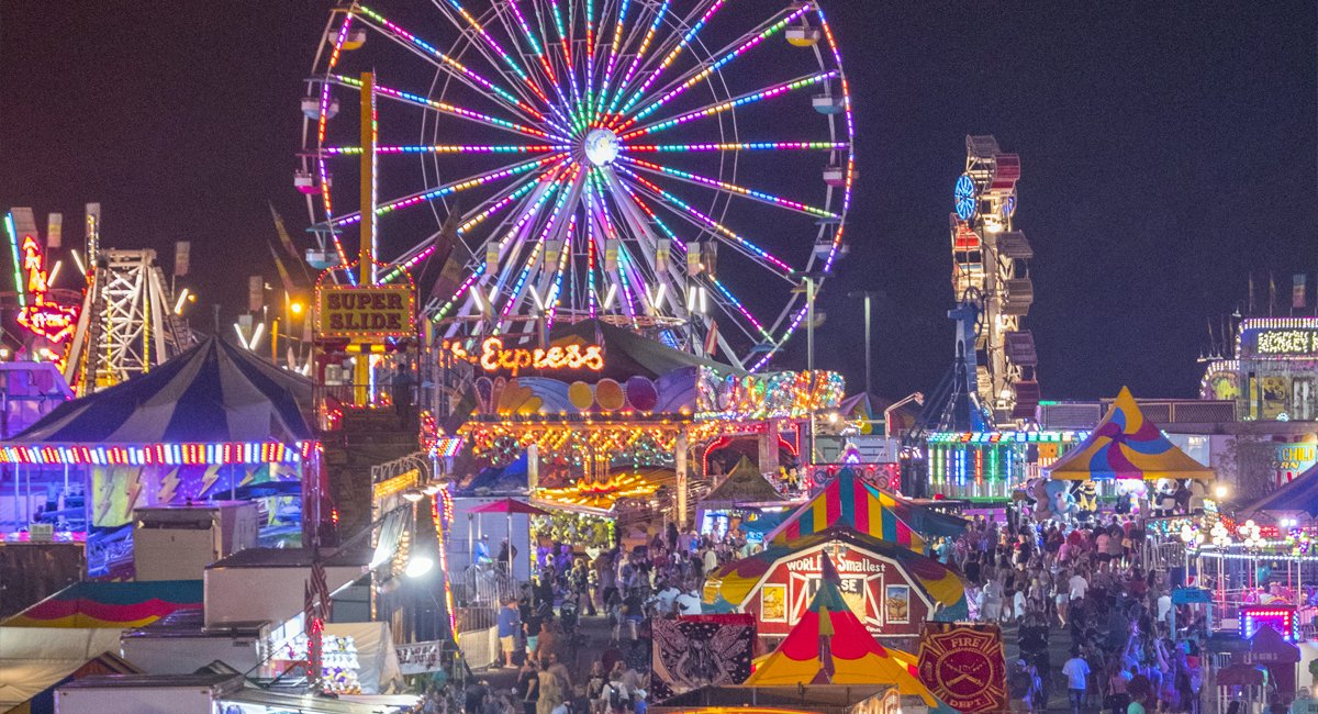 NightOutBuffalo's tweet photo. The Erie County Fair goes until August 18th! 
https://t.co/NY3k3o9lXW
#eriecountyfair #hamburg #fairgrounds #family #festivals #nightoutbuffalo https://t.co/I2n2sTJRMc