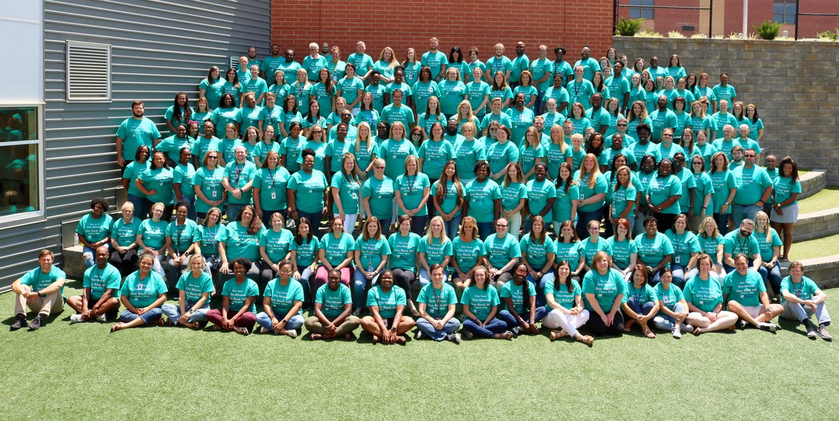 rhschoolshr's tweet photo. Welcome to our new teachers... #Vision2020
We had an amazing week #learningtoRock #OneTEamOneMissionOneRockHill https://t.co/KeB6SD8Tqm