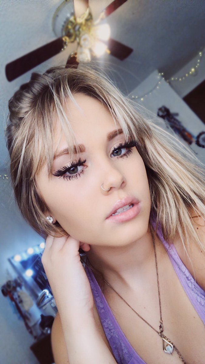 bryleem2's tweet photo. on my own vibe💕 https://t.co/sSHA970ZMf