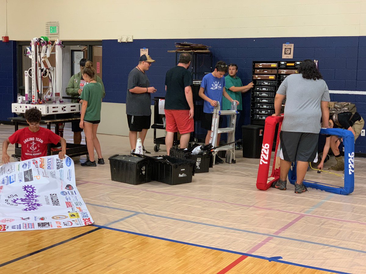 Wavo_Robotics's tweet photo. Getting the pit set up for tomorrow's #RoboRodeo #frc #omgrobots #frc2019 https://t.co/mZwXhhhgZx
