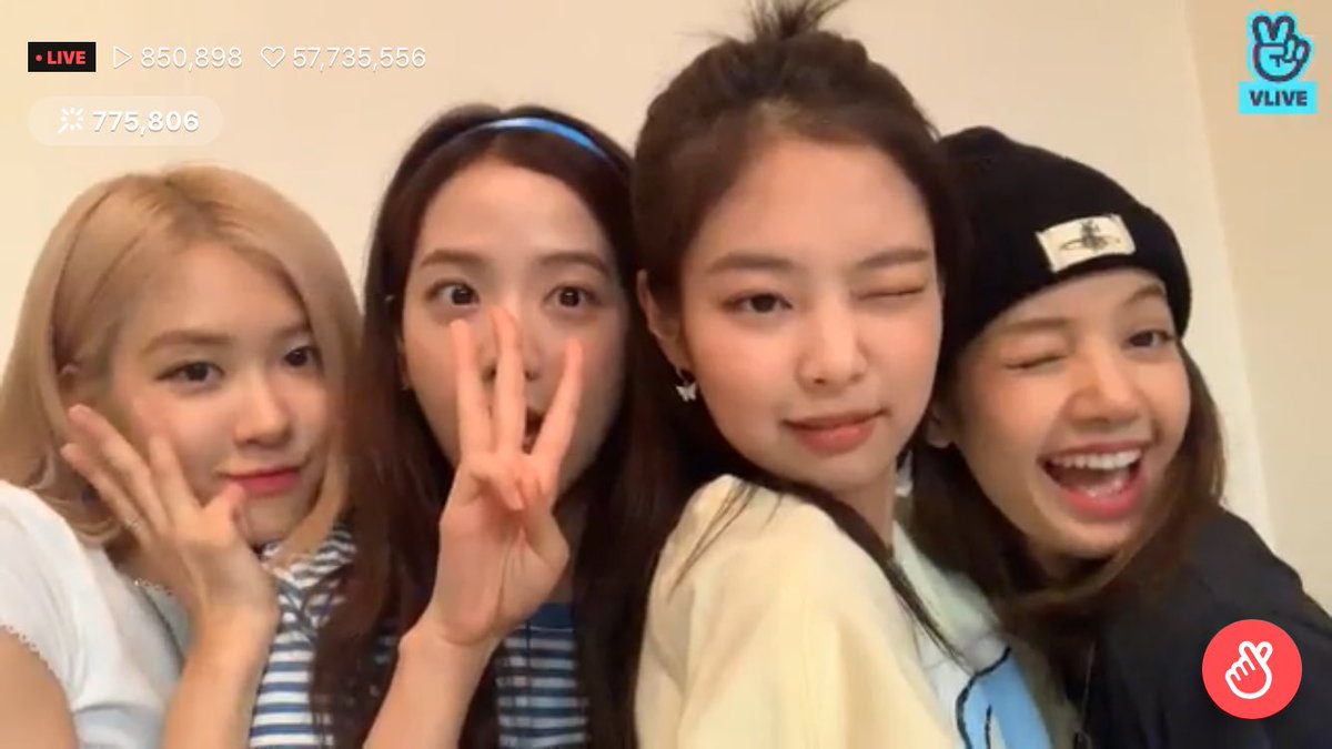 iamextraL's tweet photo. "Let's stay forever." (JISOO, August 2019).
#ThreeYearsWithBLACKINK #BLACKPINK @ygofficialblink https://t.co/nVRqnFvTPj