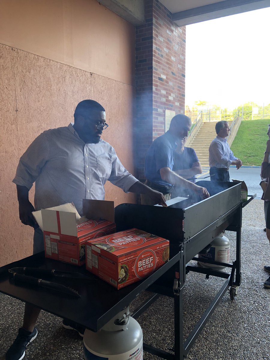 HixsonOrchestra's tweet photo. Hanging out with Mr. Pulliam and the WGHS Orchestra for their kickoff picnic! #wgbuzz https://t.co/bXfzYrL03L