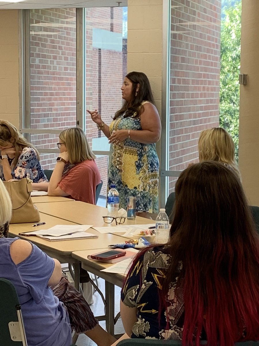 jhouck63's tweet image. The Clock! @Wes_Kieschnick  Mingo Co WV math teachers reviewed high yield instructional strategies @john_hattie that correlate to communication with Ss.@sabrinarunyon @lesiasammons #math4lifeWV @WVeducation