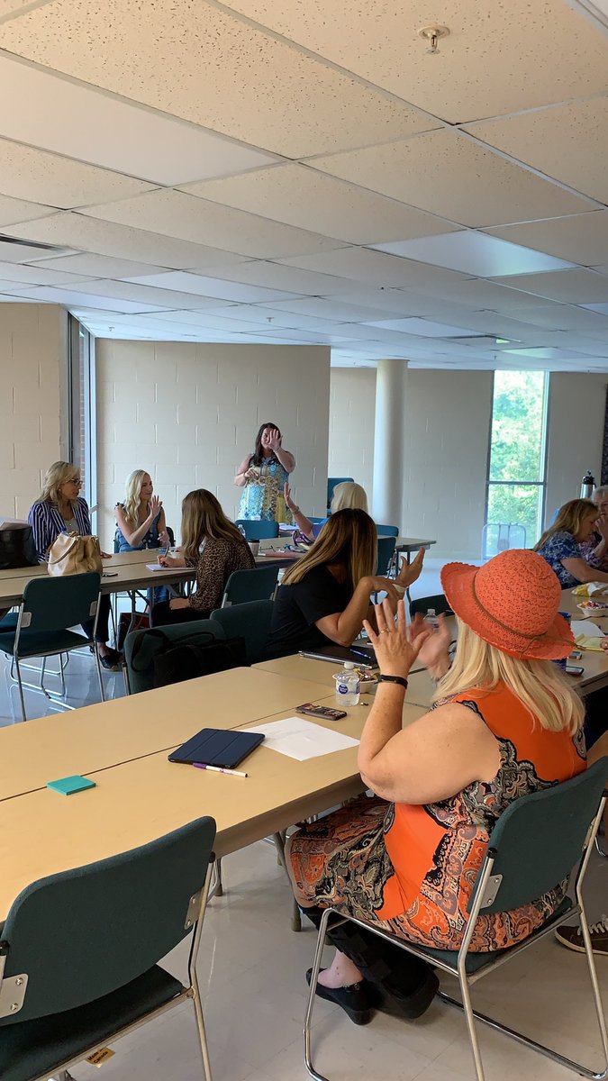 jhouck63's tweet image. The Clock! @Wes_Kieschnick  Mingo Co WV math teachers reviewed high yield instructional strategies @john_hattie that correlate to communication with Ss.@sabrinarunyon @lesiasammons #math4lifeWV @WVeducation