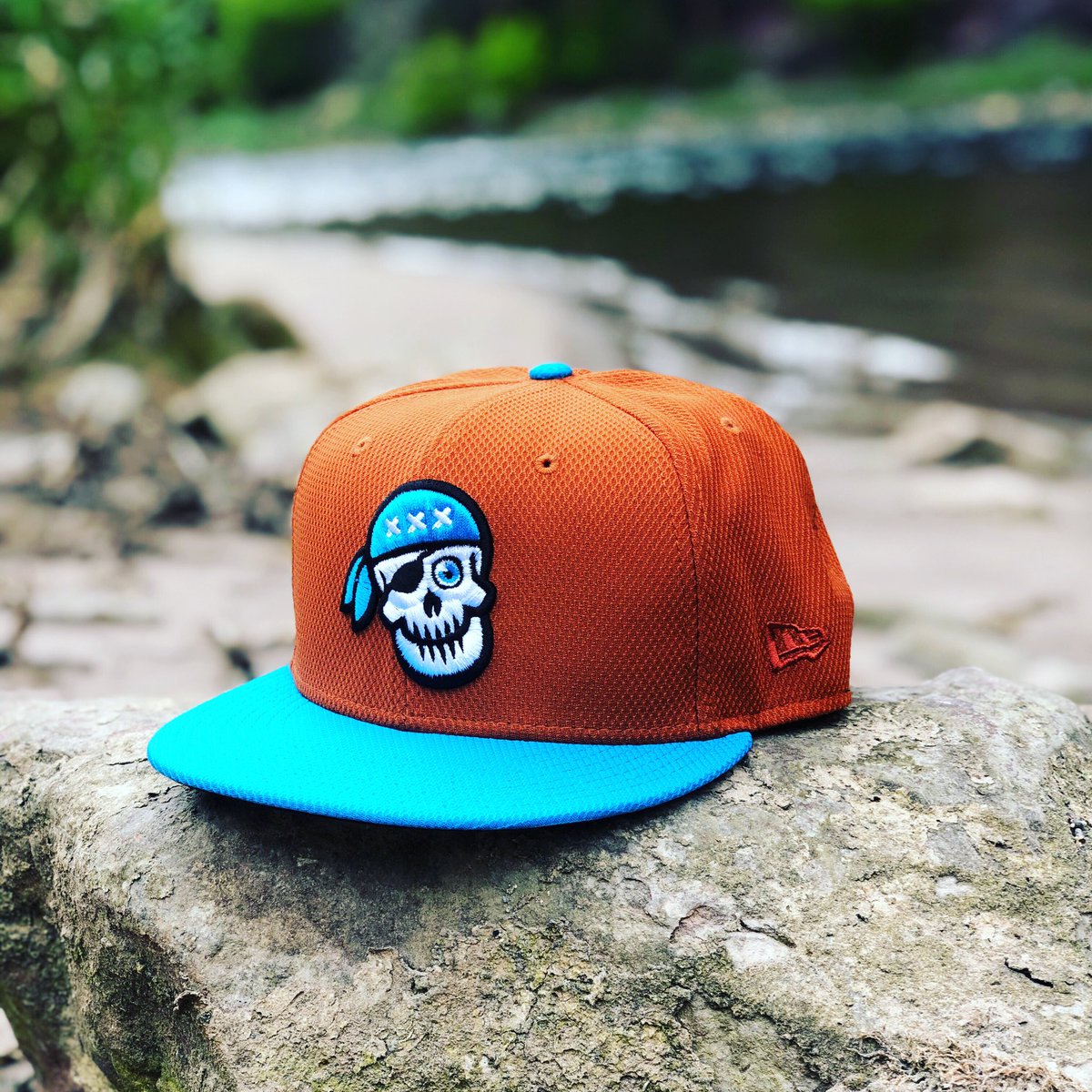 mattyjens78's tweet photo. Happy #FittedFriday everyone! The #AmsterdamMarauders made it out on the #GreenRiver a few weeks back!
.
.
#NewEra #59Fifty #Dionic #DionicBrand #MyHatClub #NewEraCap #5950 #Fitted #TeamFitted #HatOfTheWeek #HatAddict #NoDupes #FlyYourOwnFlag #MJsFitteds #ThisIsTheCap https://t.co/Jb292CSrCu