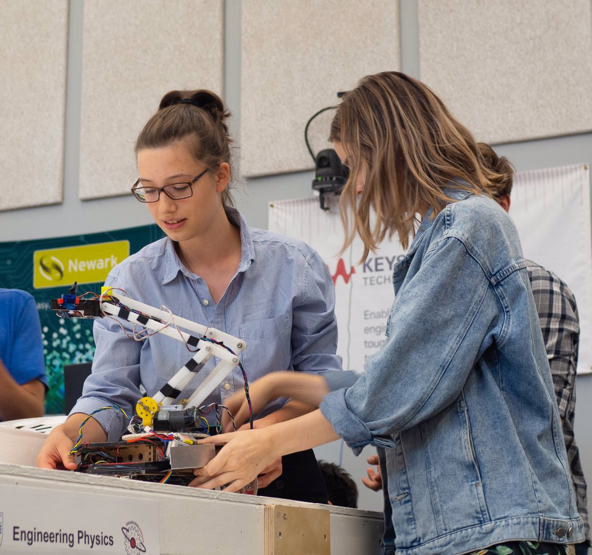 ubcengineering's tweet image. UBC Engineering Physics Robot Competition photos from yesterday are OUT! ▶️photos.app.goo.gl/4gNRJYTcVdBiu9…

Congratulations to team Batman - Kritika, Josh, Josh, and Ben -winners of the 2019 #robotsummer competition!