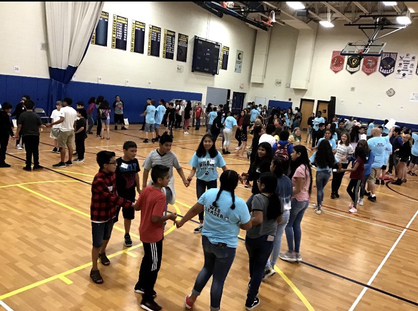 aliaaibrahim8's tweet image. .@ROUNDLAKEMIDDLE  Web Crew Leaders rocked the day for 6th graders today! A job well done by all Ss and Ts! #EduAwesome experiences #webcrew #rlmspride #rlaspride @rlasdistrict116 @BoomerangPrjct @mskaja116