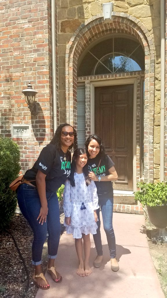 MissLugo_'s tweet photo. Happy students! #housevisits #thebrightstuff @BrightAcadFISD https://t.co/ImE6nkDWQR