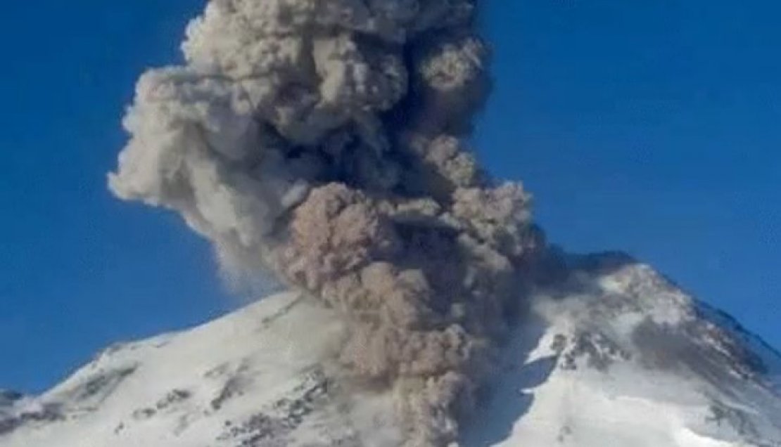 Alerta naranja: Volcán Chillán registró un evento eruptivo que alcanzó 300 metros elinformadorchile.com/2019/08/alerta…