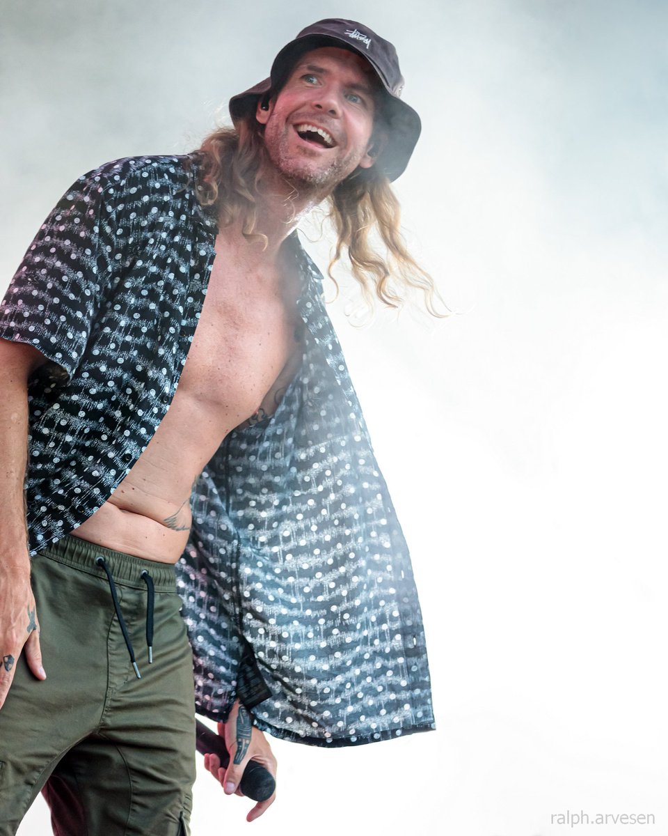 RalphArvesen's tweet photo. Jared Watson with Dirty Heads performing at the Austin360 Amphitheater in Austin, Texas. #DirtyHeads @dirtyheads #JaredWatson @jared_watson
More... https://t.co/8XiqLlmm8Z https://t.co/jmfqRsKO4e