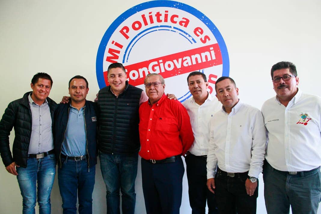 GiovaRamirezM's tweet photo. #ConGiovanni
Rendimos un homenaje al Presidente del Concejo, Alonso Rodríguez Chía, quien anunció su retiro en la carrera política que emprendió hace 22 años con las banderas del liberalismo, estando siempre al servicio de los soachunos. https://t.co/oQIFZepbFb