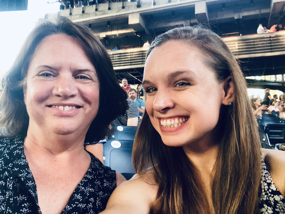 ValerieBonk's tweet photo. Waiting with my beautiful momma to see @googoodolls and @train! #TrainMPP #beautifulnight #lovemymomma https://t.co/3nUsdimY2w
