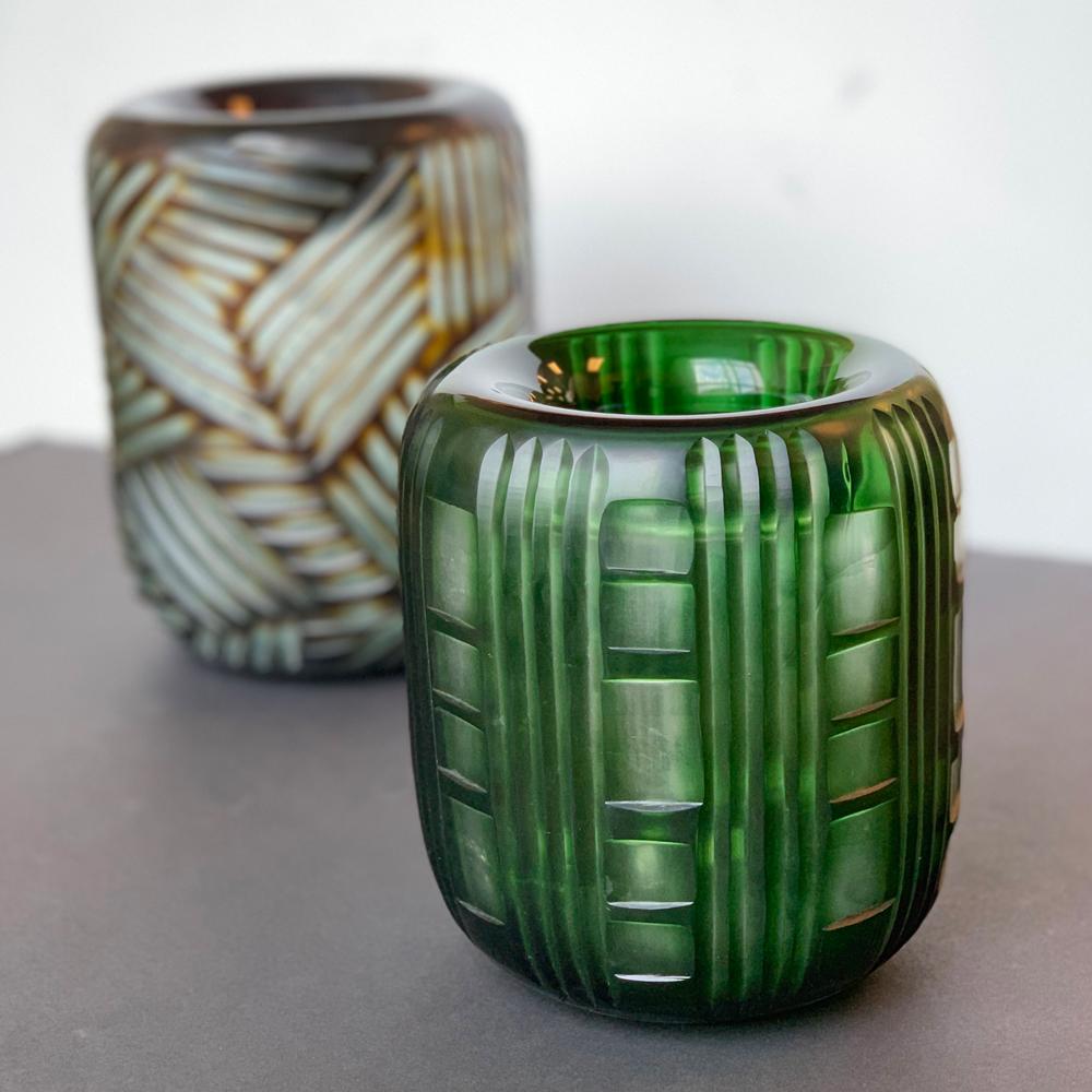 PenduluxGoods's tweet photo. Have ya' heard? We make vases now, and just like our clocks and lamps, we're obsessed with craftsmanship. In our Leon and Ivanec vases, we use strong opaque glass, with tinges of mahogany and jewel green. The patterns are asymmetrical, giving them an extra sense of character. https://t.co/nQBHpwnFDf