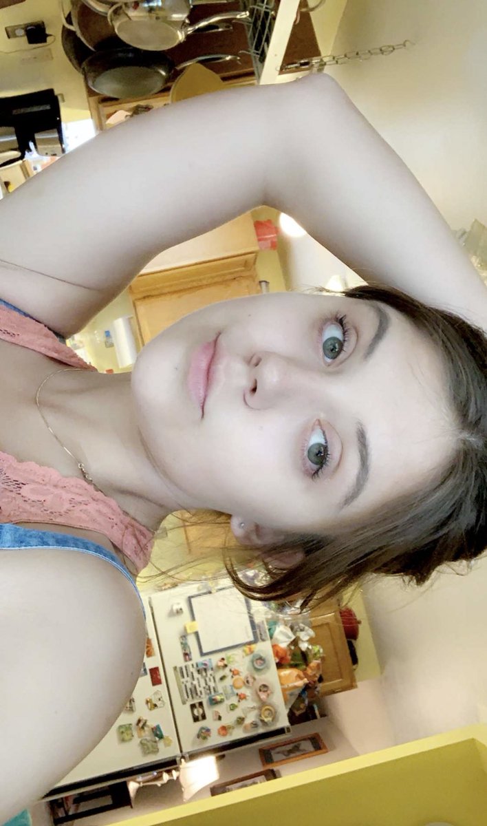 bailey22_'s tweet photo. I’m the luckiest man alive😍😋🤤 https://t.co/4fWa6tdj7i