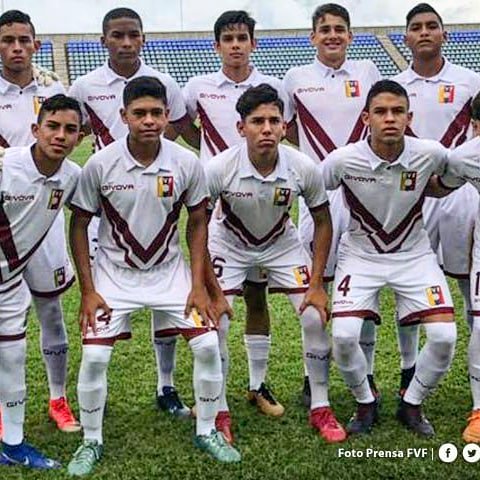 espve_'s tweet photo. ¡Orgullosos de tí, Aaron! 🇻🇪⚽ Nuestro talento 2004 Aaron Rodríguez disputó con @vinotintosub15 el cuadrangular internacional en Trinidad y Tobago. Dejando sensaciones positivas y jugando dos de tres partidos oficiales. Uno de titular y ante Panamá entró al 65 ¡Crack! #AlláVamos https://t.co/NQNIoM9I0L