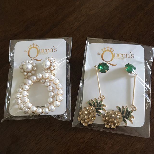 vaultofqueens's tweet photo. Yasssssss!!! My #queencharms are here !! https://t.co/huHADjwBbA https://t.co/b3XHGrcrZe
