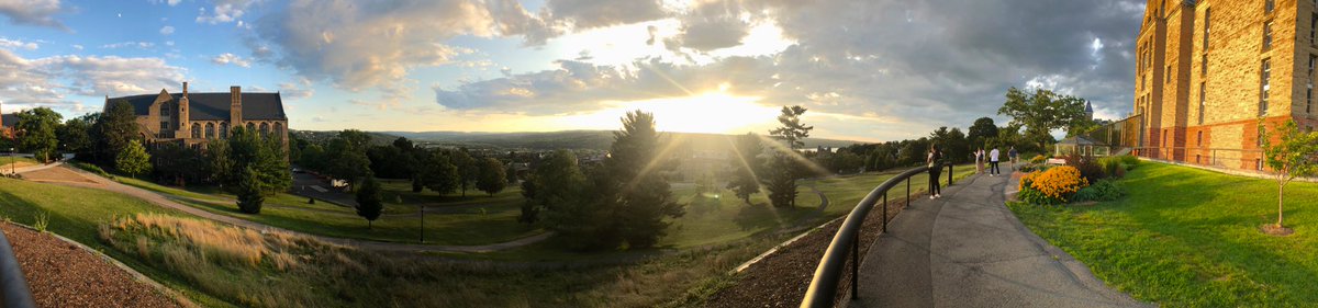 Judi_Byers's tweet photo. Glorious to view 🐻❤️🎶 #Cornell #CornellMBA #GoBigRed #LibeSlope #ivyleague #beautifulcampus #glorioustoview #Ithaca #ITH https://t.co/Jr7vccwQjv