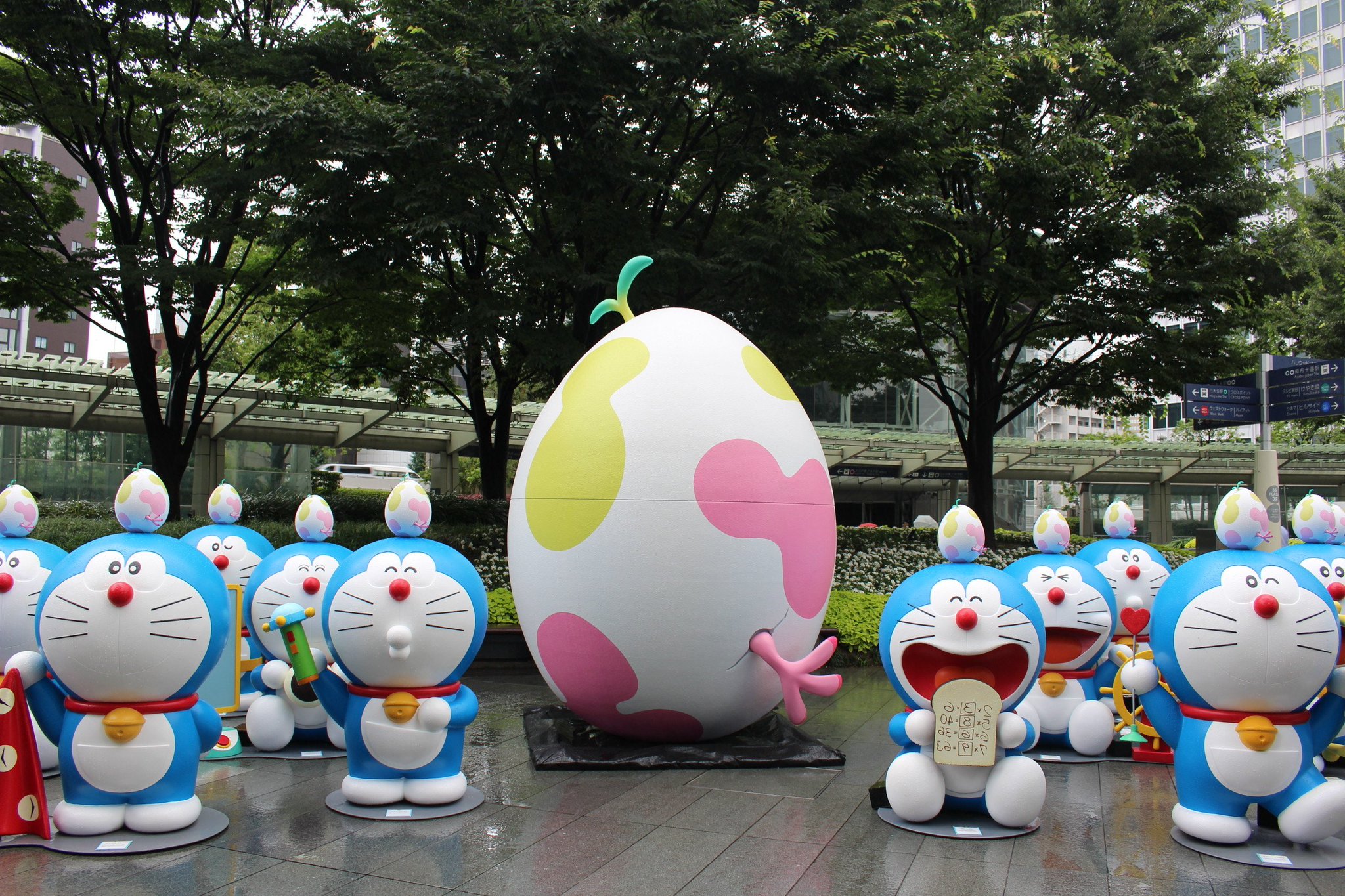 テレビ朝日 夏祭り V Twitter サマステ 映えスポット 六本木ヒルズ66プラザに ドラえもん が大集合 年3月公開 映画 ドラえもん のび太の新恐竜 と連動した 新恐竜ドラえもんひろば で お気に入りのドラえもんを見つけて 一緒に撮影しよう