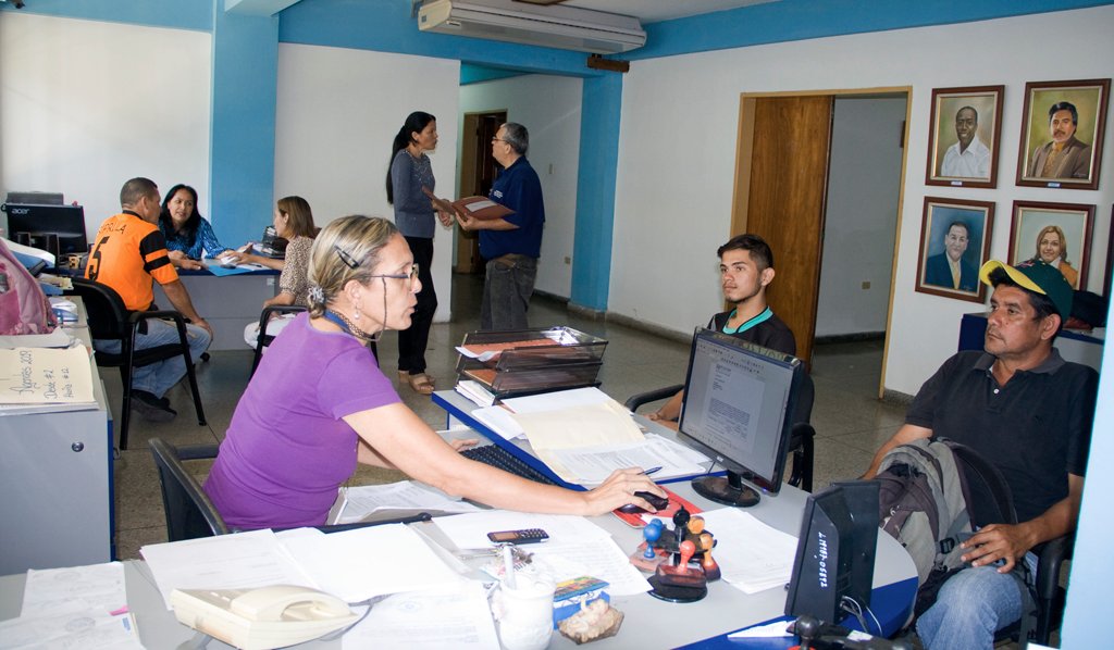 PrensaULANurr's tweet photo. #ULANurr #Trujillo inicia receso vacacional. El #23Sep comenzarán las labores institucionales, con el compromiso de seguir de puertas abiertas y luchando por #Venezuela #Universidad #ULAInforma #NoticiasULA https://t.co/PjGWIGmO3j https://t.co/8Y9iFG1vb5