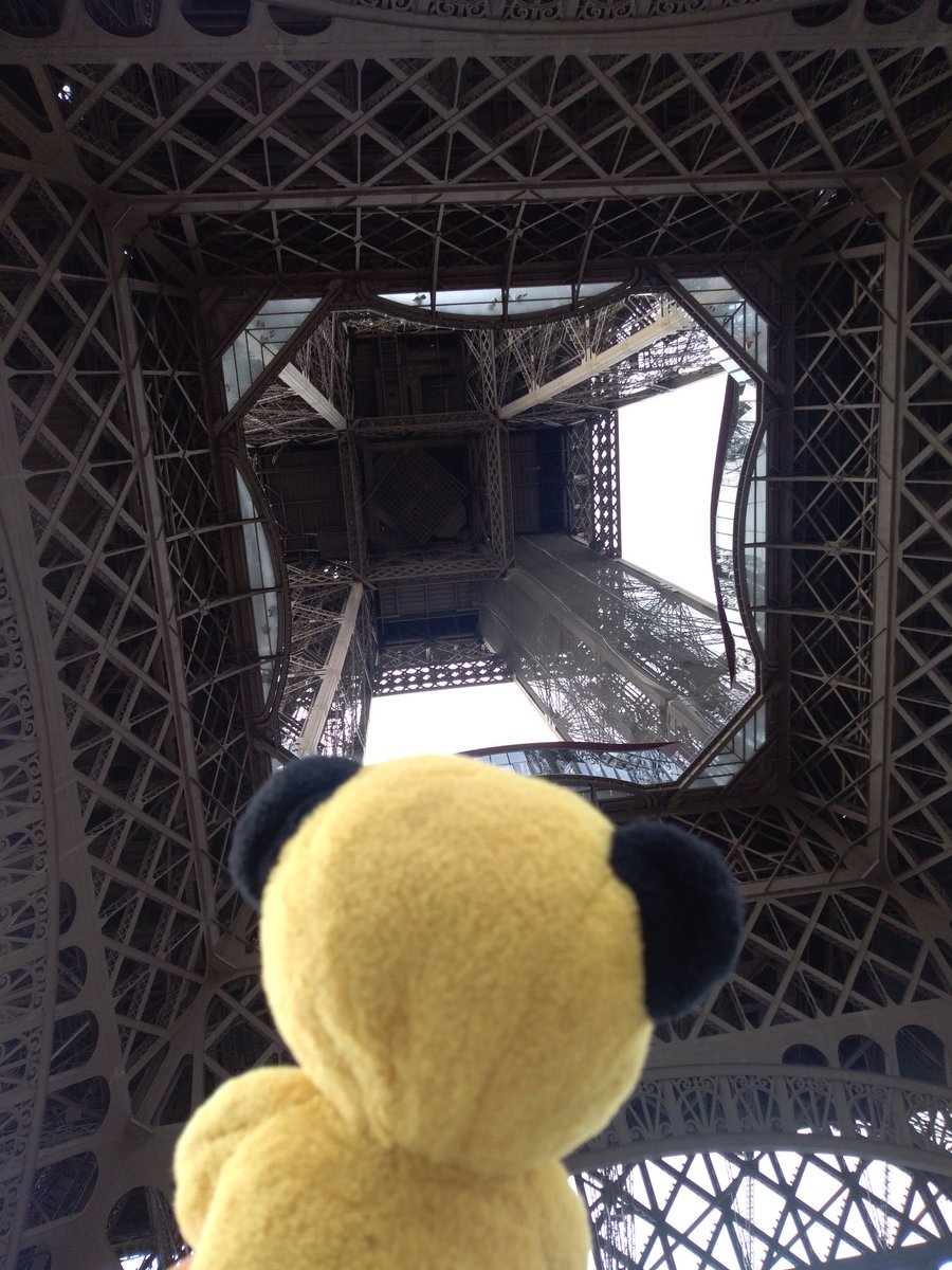 Wow, it's so tall!

C'est encroyablement haut!

#eiffeltower #eiffel #loveeurope #Paris #toureiffel #EUSuperBearTour @IMCulturalEU