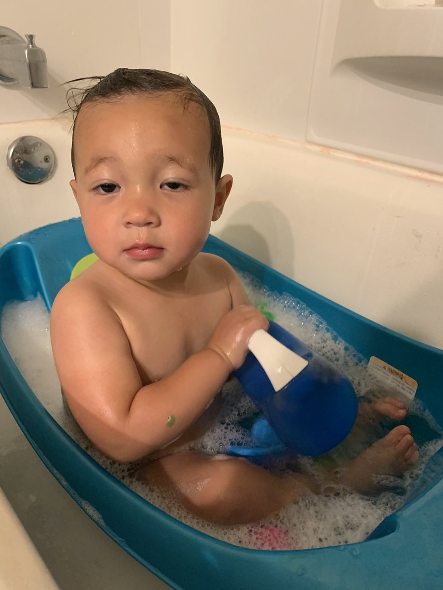 ashleymitsue_'s tweet photo. “Mom, shit happens. Deal with it.” https://t.co/nv998QjG2K