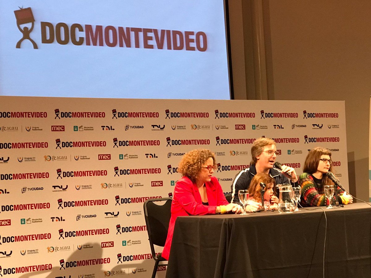 prochile_uy's tweet photo. Representamos a @chile_doc y @CCDocumental con @pcaniul en el evento de la industria documental, en el @docmontevideo. El primer premio #CONECTA2019 fue para el proyecto “El Inventario” https://t.co/Kz4XEFIhcf