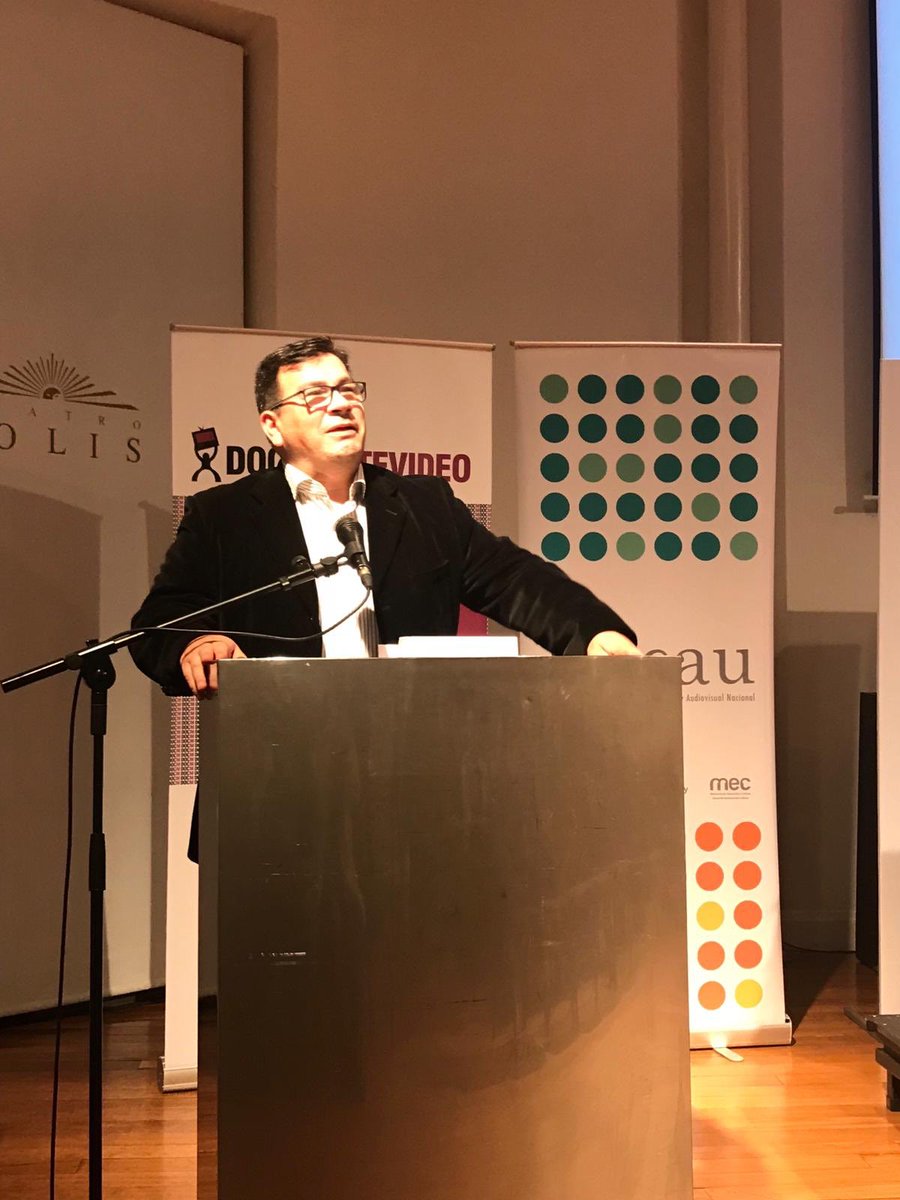 prochile_uy's tweet photo. Representamos a @chile_doc y @CCDocumental con @pcaniul en el evento de la industria documental, en el @docmontevideo. El primer premio #CONECTA2019 fue para el proyecto “El Inventario” https://t.co/Kz4XEFIhcf