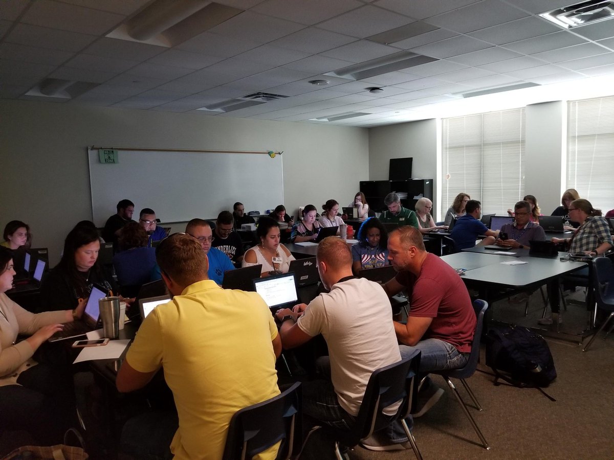 MrsVRiley's tweet photo. Had a good time presenting at the #RLS2019 at Klein High today! https://t.co/RoISBxCr2m