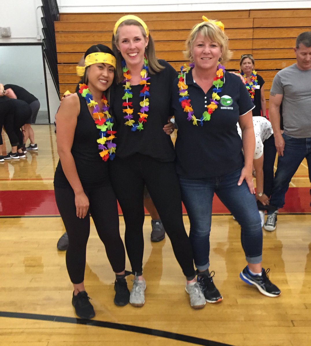 LisaLisalew's tweet photo. Fun times at #AAG! #TEAMLATEHIRES #FSUSD #FSUSDPremieradmin https://t.co/UhqCUzgW4Q