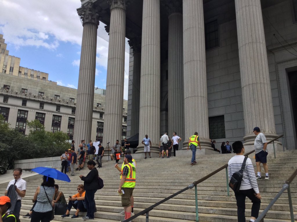 kucksuelwhan's tweet photo. #ScenesFromTheSet #onLocation https://t.co/KyimMj4XiH