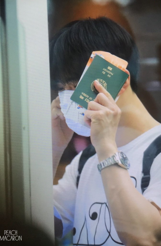 peachmacaron522's tweet photo. 190810 ICN #수호 #준면
💕 https://t.co/EHDXm02vS5