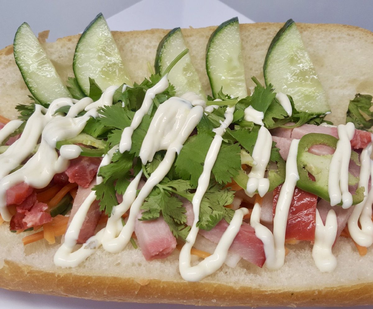 Serving a delicious dinner menu at, At Large Brewing (2730 W Marine View Dr) in Everett from 5pm-8pm tonight, come on down! #thebigorangetruck