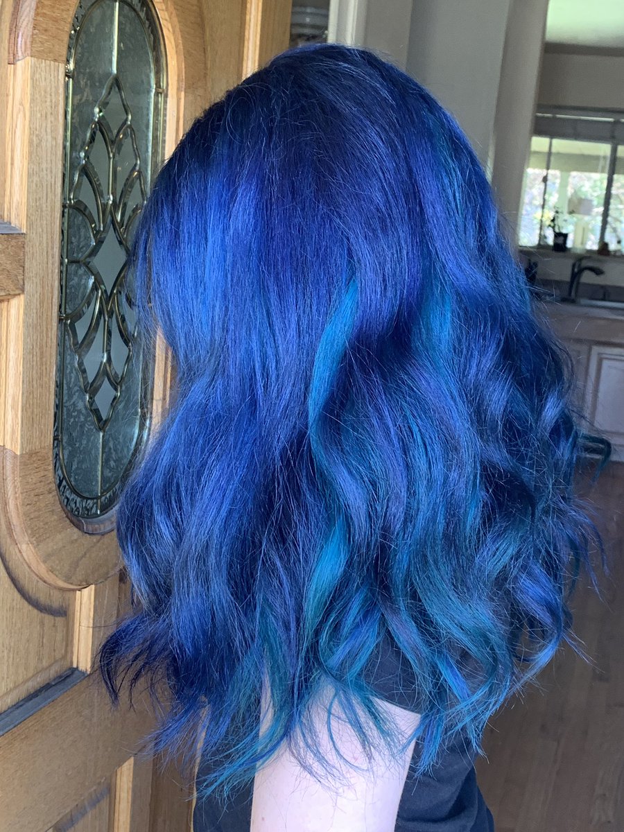 alexpaintshair's tweet photo. There aren’t enough characters to describe how OBSESSED I am when this 💙🌀💙🌀 #pulpriot #pulpriothair #nightfall #lilac #aquatic #vividhair #mermaidhair #denverstylist https://t.co/pK58QIrg3h