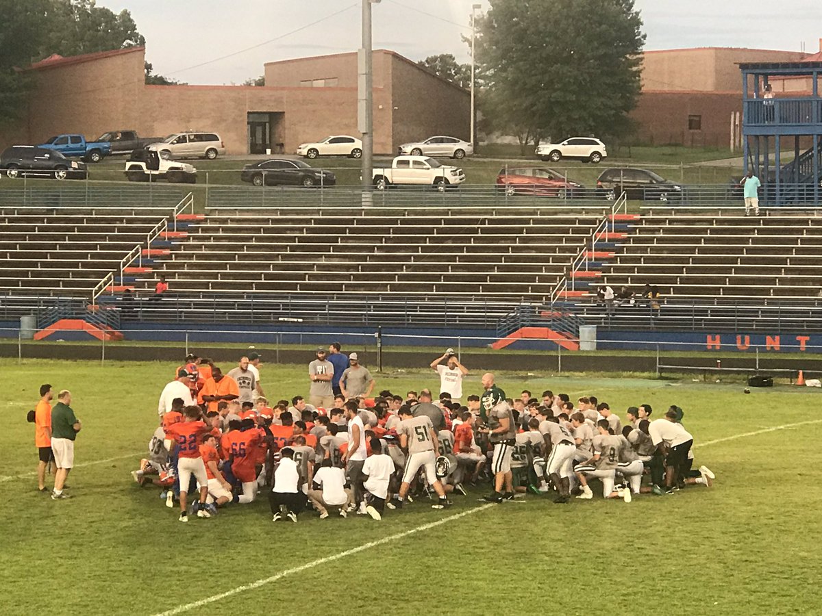 VoiceOfCatsTN's tweet photo. #HardWork #WorkHard #BetterEveryRep #GreenbrierFootball https://t.co/JpnSRQlh84