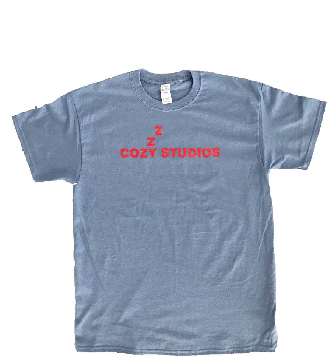 BlakeRafidi's tweet photo. .@COZYSTUDlOS LAST $10 TEE FOR THIS YEAR IS ONLINE NOW. THEYRE HALF SOLD OUT IN UNDER 2 HOURS https://t.co/ucukuJ5Ruu