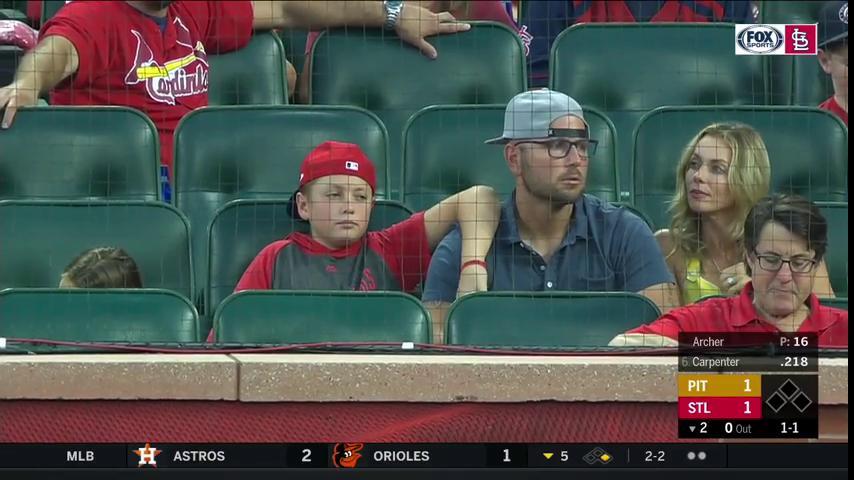 FanDuelSN_MW's tweet photo. It's the Holliday season at Busch tonight. #TimeToFly https://t.co/VEbf50MlDe