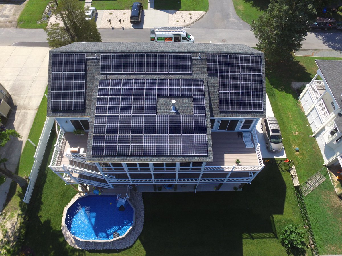 grnstreetsolar's tweet photo. #solarenergy on the bay in #Rehoboth beach Delaware. 63 x 325w panels 20.475 kW array https://t.co/r0UM8Sl5wb