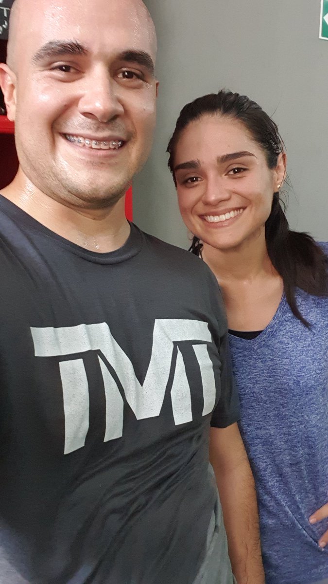 EduardoCabral1's tweet photo. Siguiéndole la cura a mi compa Medina @j_medina37 estuvo buena la de hoy 💪🏻😝 https://t.co/9kGmvgIrJT