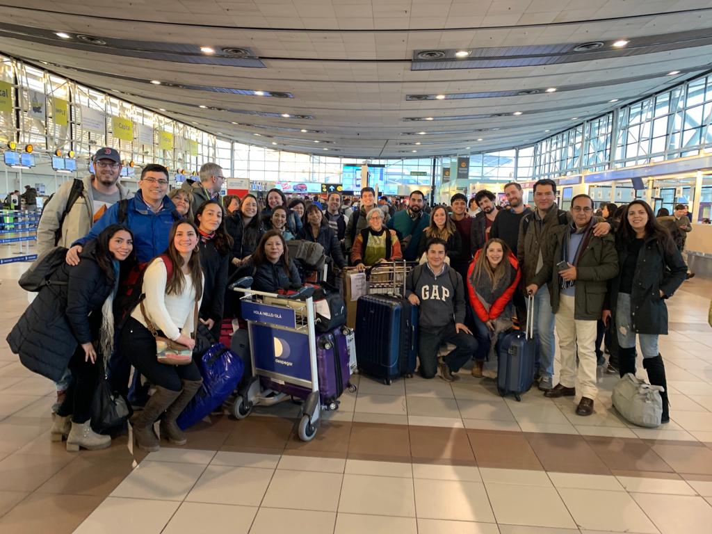 ucchristus's tweet photo. Profesionales del Servicio de Oftalmología de nuestra red inician su viaje a un operativo que se realizará este fin de semana en Puerto Montt y Calbuco donde atenderán a 450 personas con patologías de cataratas, pterigión, entre otras. ¡Mucha suerte al equipo! https://t.co/C8tJvPhqz9
