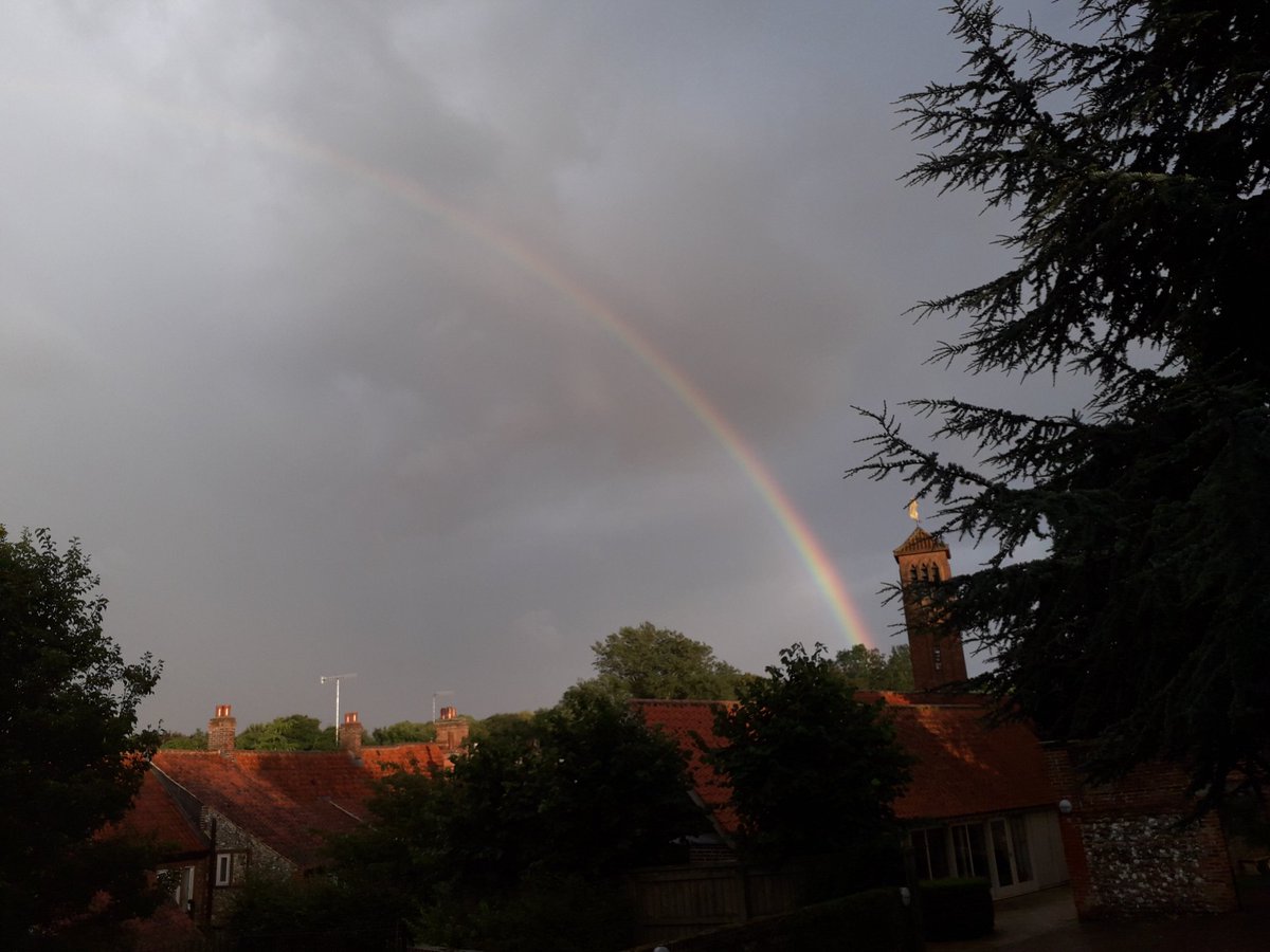 BarryTe85878772's tweet photo. OLW, what a spectacular end to a perfect day of St Alban's the martyr, South Norwoods pilgrimage. https://t.co/Ud6kwTyzTg