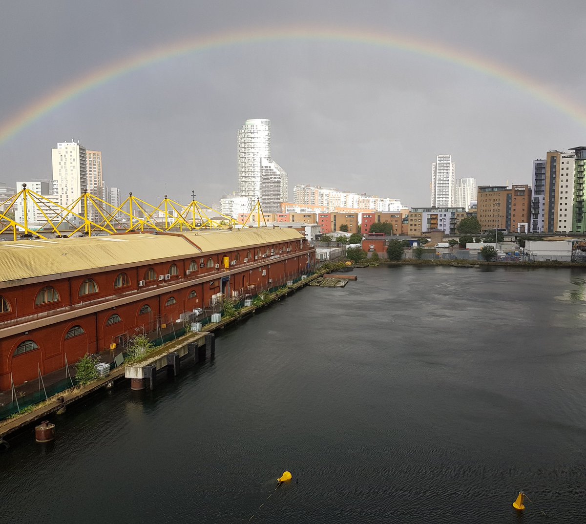 Bub19Mirko's tweet photo. #rainbowplease https://t.co/neeIDgDX2u