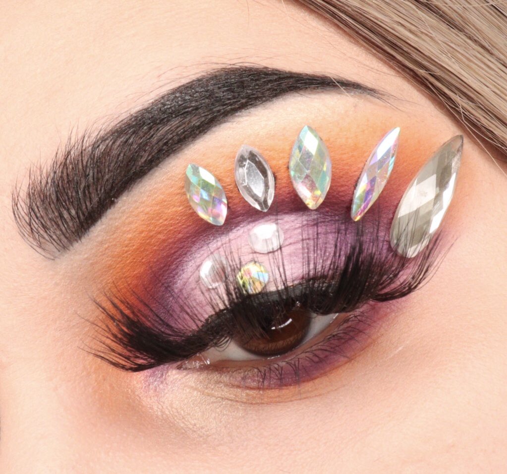 des_mua's tweet image. “𝕆𝕟𝕖 𝕕𝕒𝕪 𝕪𝕠𝕦 𝕨𝕚𝕝𝕝 𝕝𝕖𝕒𝕧𝕖 𝕥𝕙𝕚𝕤 𝕝𝕚𝕗𝕖, 𝕤𝕠 𝕝𝕚𝕧𝕖 𝕒 𝕝𝕚𝕗𝕖 𝕪𝕠𝕦 𝕨𝕚𝕝𝕝 𝕣𝕖𝕞𝕖𝕞𝕓𝕖𝕣” - 𝔸𝕧𝕚𝕔𝕚𝕚
🧡💜
@MorpheBrushes #jamescharles   @tartecosmetics #shapetape
@bhcosmetics #Probrowpallet