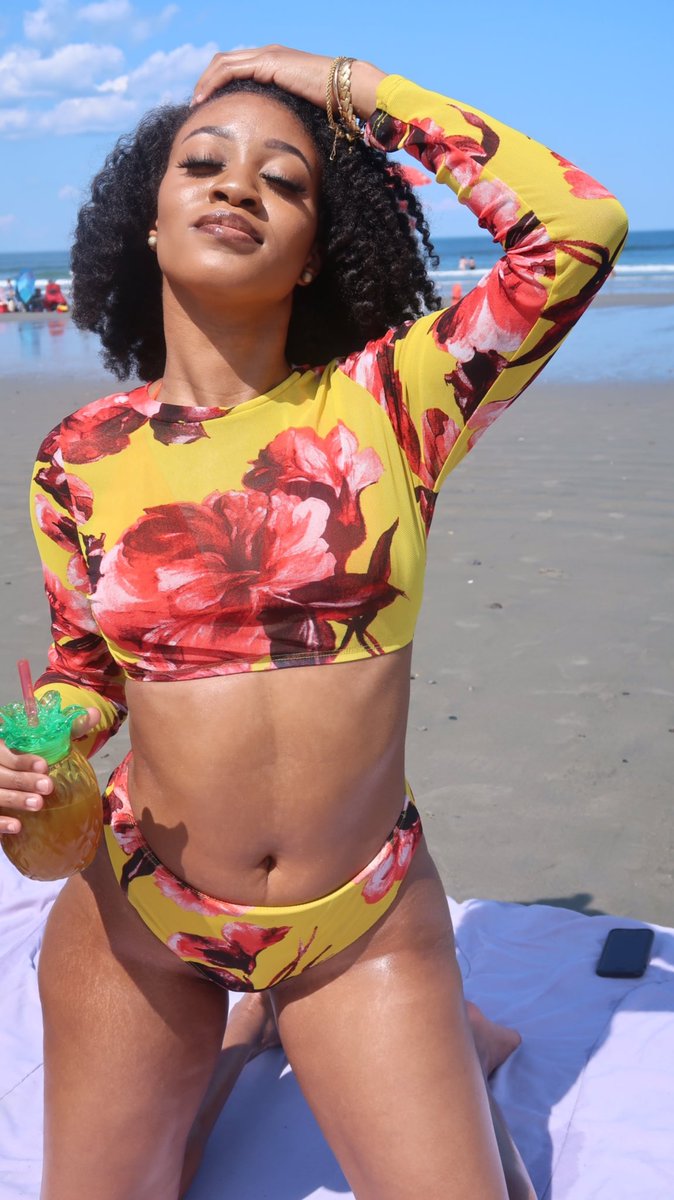 __mikaylad's tweet photo. ISSA HOT GIRL SUMMER 🔥🔥🔥🔥 https://t.co/IeSmGoWTdj