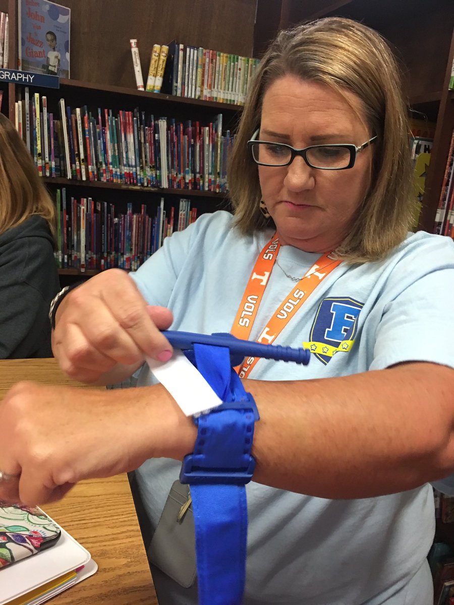 bradybrainiacs's tweet photo. Active shooter presentation this morning was wonderful and so informative! Thank you Mr. Beaman and his side kicks! @bradybrainiacs @suptking @OESrockSTARS https://t.co/RCsSlA9lb6