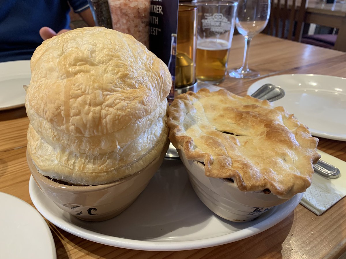 Teaqueen180's tweet photo. Oh my we had a pie! 😋 #pubgrub 🇬🇧 #puddingface #thepieplace #deddington #Oxfordshire #thecrownandtuns https://t.co/NuqnVzgPgm