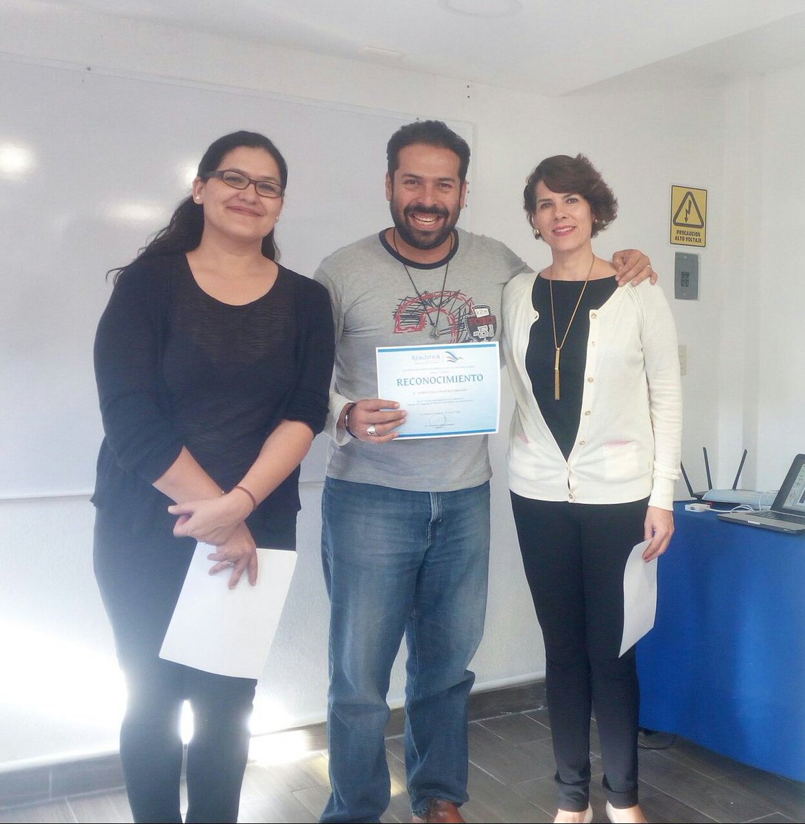 UniversidadURM's tweet photo. Un gran honor el poder colaborar con nuestros amigos de @ASPEC_AC , para llevar a cabo el taller de "Manejo del Lenguaje de  Género en los Medios de Comunicación"
#OrgulloURM #34añosdeexperiencia
#impactando #larealidad https://t.co/E5LeT3xahs