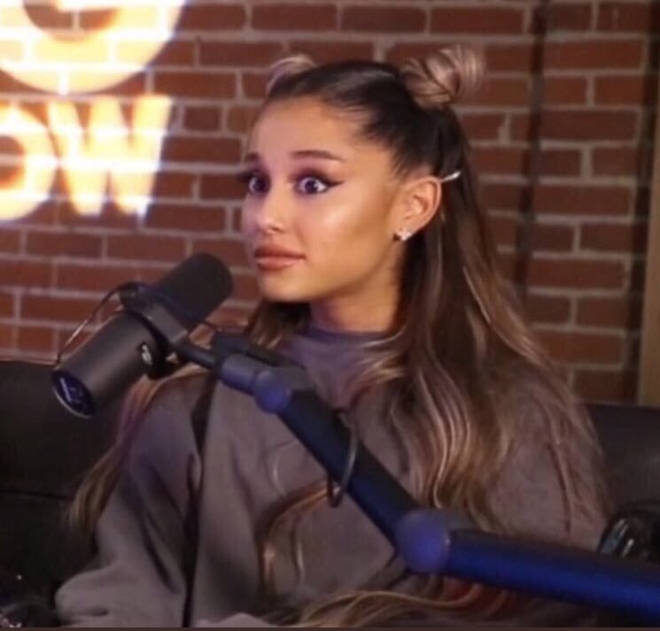 milanesariana's tweet photo. "y si marina joyce en realidad estuvo secuestrada todos estos años y ahora logró escapar?" https://t.co/9xC2nOEeeV
