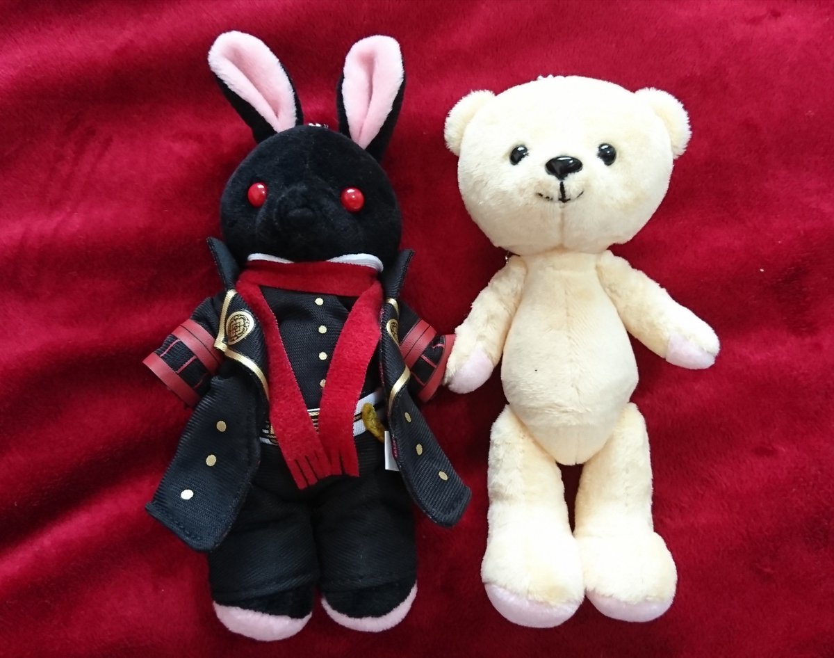 かろちん くまめいとの三日月と光忠もあった 可愛かったな さて追い剥ぎしたくまめいとに何着せようかな 身長差的にも石切丸とか合いそう