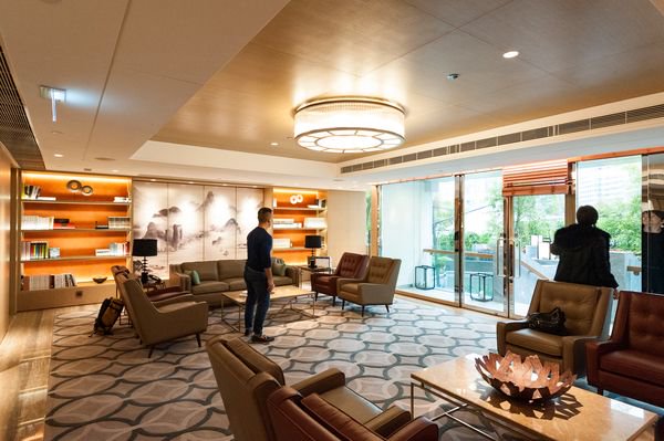 DesignBaseline's tweet photo. For the private Citic Club Hong Kong, they wanted a calm, modern, elegant and professional atmosphere. This is what we delivered.
#Citic #InteriorDesign #LightingDesign #Lighting #Designer #InteriorDesigner #LightingDesignStudio #DesignStudio https://t.co/2xlHlSSbkh